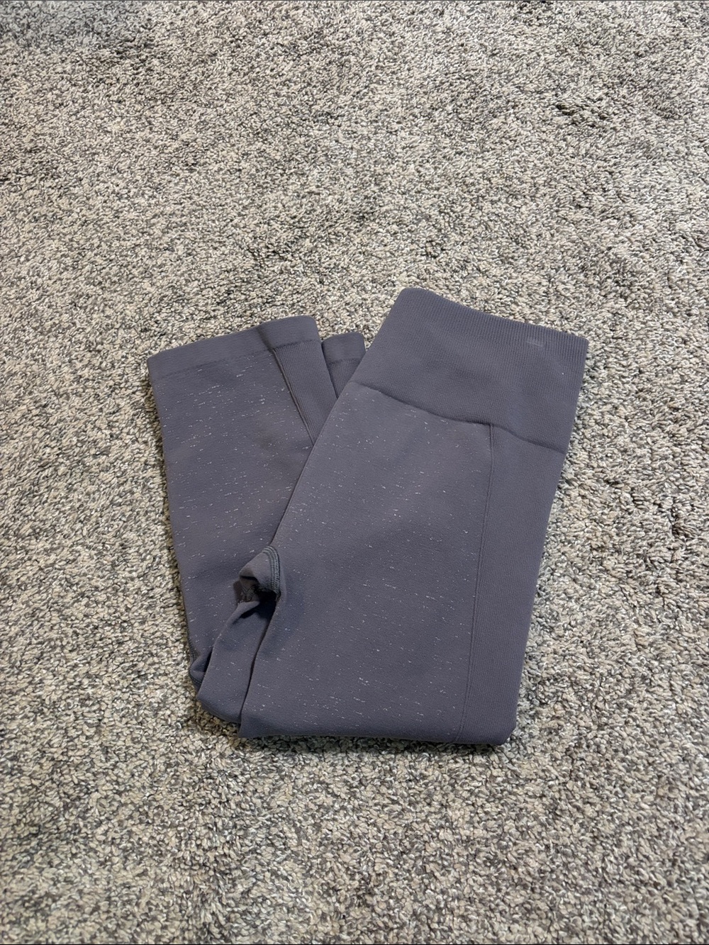 Lululemon Free To Flow Crop (17") size 8 - Picture 3 of 5